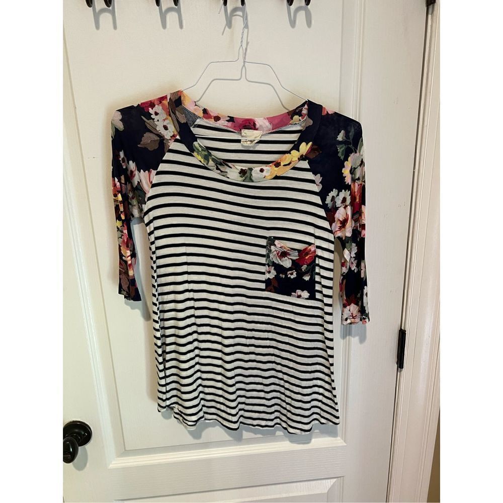 Lemon Tree Blue stripe and floral sleeve top